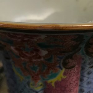 A pair of Chinese famille rose vases with ladies in a garden, Yongzheng — 照片 16