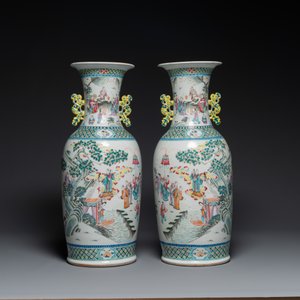 A pair of Chinese famille rose vases with narrative design, 19th C. — 照片 2