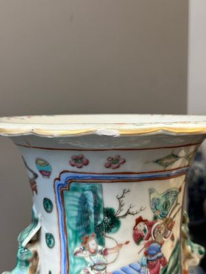 A pair of Chinese famille rose vases with narrative design, 19th C. — 照片 18