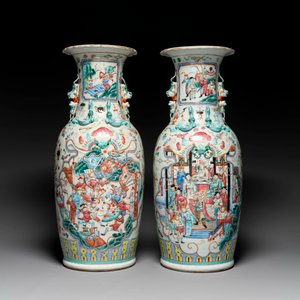 A pair of Chinese famille rose vases with narrative design, 19th C. — 照片 3
