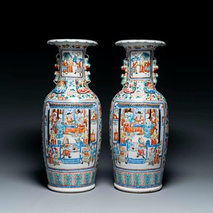 A pair of Chinese famille rose vases with narrative design, 19th C. — foto 1