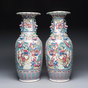 A pair of Chinese famille rose vases with narrative design, 19th C. — foto 2