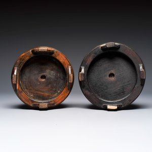 A pair of Chinese famille rose vases with narrative design, 19th C. — foto 9