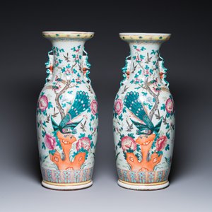 A pair of Chinese famille rose vases with peacocks and phoenixes, 19th C. — 照片 3