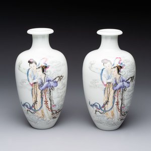 A pair of Chinese famille rose vases with two goddesses, Xi Ping Cao Lu 希平草廬 mark, Republic — 照片 1
