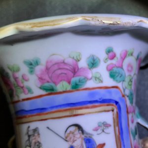 A pair of Chinese famille rose vases with warriors on horseback, 19th C. — photo 7