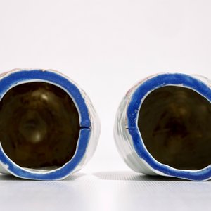 A pair of Chinese famille rose wall pocket vases, 18/19th C. — photo 6