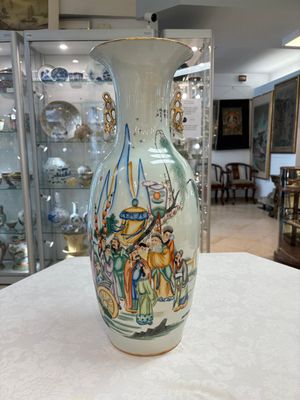 A pair of Chinese famille rose 'Wen Wang Fang Xian 文王訪賢' vases, signed Song Lin Ge 松林閣, 19/20th C. — photo 1