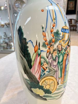 A pair of Chinese famille rose 'Wen Wang Fang Xian 文王訪賢' vases, signed Song Lin Ge 松林閣, 19/20th C. — photo 11