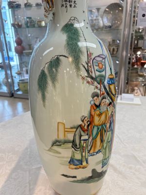 A pair of Chinese famille rose 'Wen Wang Fang Xian 文王訪賢' vases, signed Song Lin Ge 松林閣, 19/20th C. — photo 24