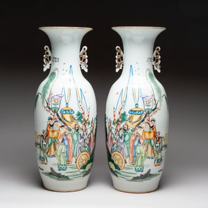 A pair of Chinese famille rose 'Wen Wang Fang Xian 文王訪賢' vases, signed Song Lin Ge 松林閣, 19/20th C. — photo 1