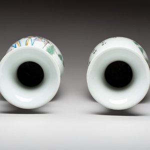 A pair of Chinese famille rose 'Wen Wang Fang Xian 文王訪賢' vases, signed Song Lin Ge 松林閣, 19/20th C. — photo 5