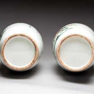 A pair of Chinese famille rose 'Wen Wang Fang Xian 文王訪賢' vases, signed Song Lin Ge 松林閣, 19/20th C. — photo 6