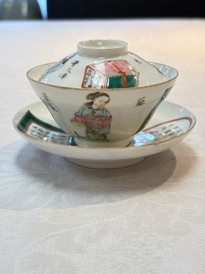 A pair of Chinese famille rose 'Wu Shuang Pu' covered bowls and saucers, Tongzhi mark, 19/20th C. — 照片 14