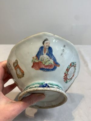 A pair of Chinese famille rose ''Wu Shuang Pu' tazzas, 19th C. — photo 3