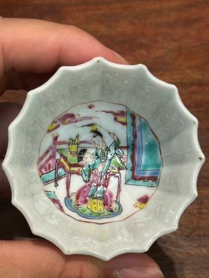 A pair of Chinese famille rose 'Xi Xiang Ji' cups and saucers, Yongzheng — 照片 15