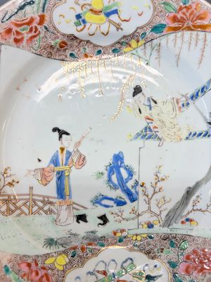 A pair of Chinese famille rose 'Xi Xiang Ji' plates — photo 3