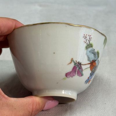 A pair of Chinese famille rose 'Xi Xiang Ji' tea bowls — photo 4