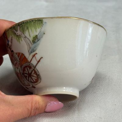A pair of Chinese famille rose 'Xi Xiang Ji' tea bowls — photo 5
