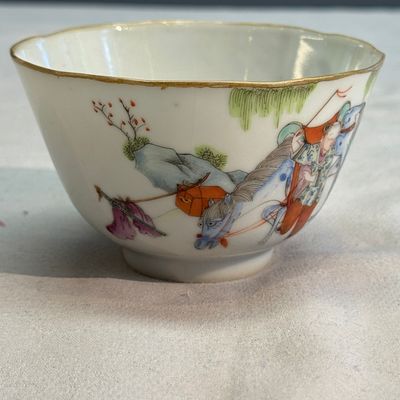 A pair of Chinese famille rose 'Xi Xiang Ji' tea bowls — photo 16
