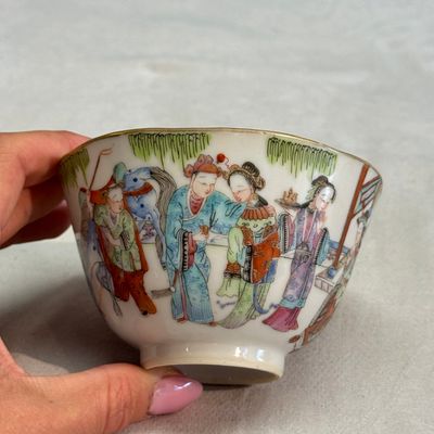 A pair of Chinese famille rose 'Xi Xiang Ji' tea bowls — photo 2