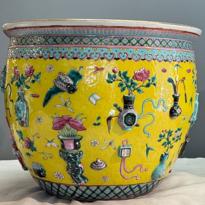 A pair of Chinese famille rose yellow-ground 'Antiquities' fish bowls with applied relief design — photo 4