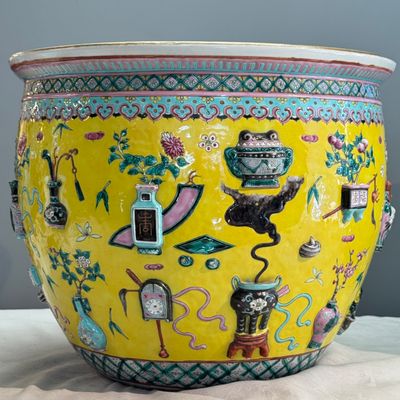 A pair of Chinese famille rose yellow-ground 'Antiquities' fish bowls with applied relief design — photo 5