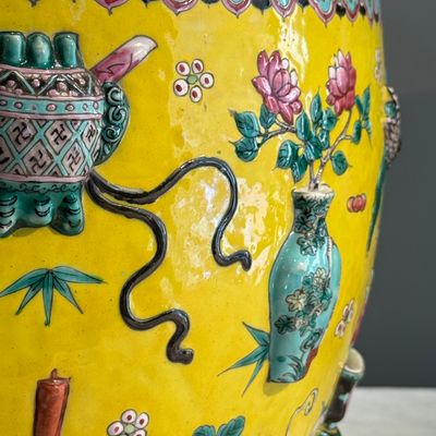 A pair of Chinese famille rose yellow-ground 'Antiquities' fish bowls with applied relief design — photo 3