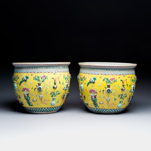A pair of Chinese famille rose yellow-ground 'Antiquities' fish bowls with applied relief design — photo 5