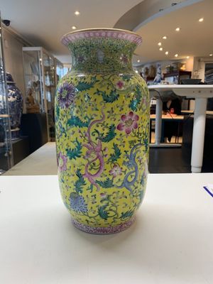 A pair of Chinese famille rose yellow-ground 'dragon' vases, Qianlong mark, Republic — photo 12