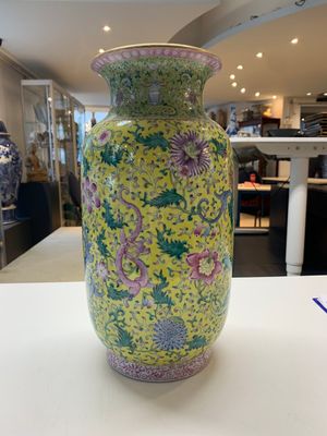 A pair of Chinese famille rose yellow-ground 'dragon' vases, Qianlong mark, Republic — photo 2