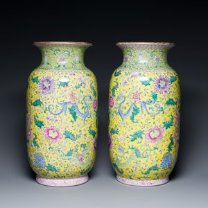 A pair of Chinese famille rose yellow-ground 'dragon' vases, Qianlong mark, Republic — photo 2