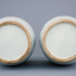 A pair of Chinese famille roses vases with boys on oxes, 19/20th C. — photo 6