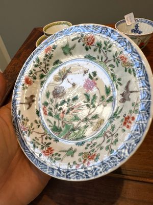 A pair of Chinese famille verte and a pair of famille rose cups and saucers, Kangxi/Yongzheng — photo 36