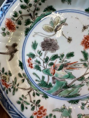 A pair of Chinese famille verte and a pair of famille rose cups and saucers, Kangxi/Yongzheng — photo 37