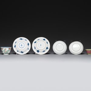 A pair of Chinese famille verte and a pair of famille rose cups and saucers, Kangxi/Yongzheng — photo 3