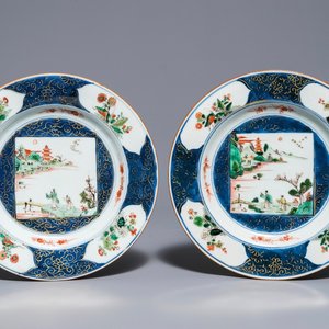 A pair of Chinese famille verte and powder blue plates, Kangxi — 照片 1
