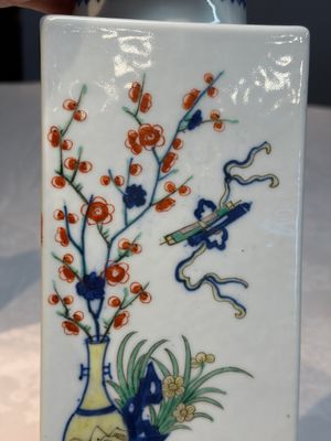 A pair of Chinese famille verte 'Antiquities' square vases, 19th C. — photo 11