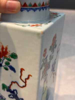 A pair of Chinese famille verte 'Antiquities' square vases, 19th C. — photo 14
