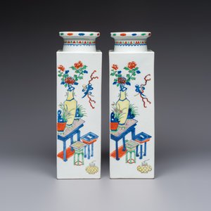 A pair of Chinese famille verte 'Antiquities' square vases, 19th C. — photo 4