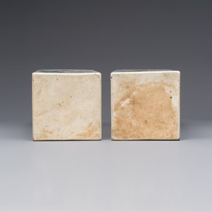 A pair of Chinese famille verte 'Antiquities' square vases, 19th C. — photo 7