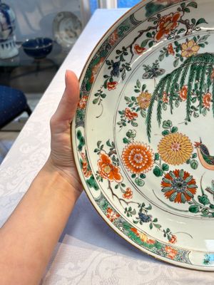 A pair of Chinese famille verte 'Bird Among Flowering Branches' dishes, Kangxi — photo 11