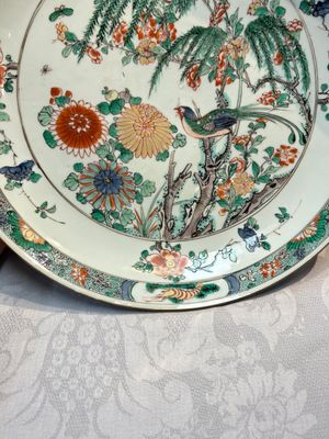 A pair of Chinese famille verte 'Bird Among Flowering Branches' dishes, Kangxi — photo 6