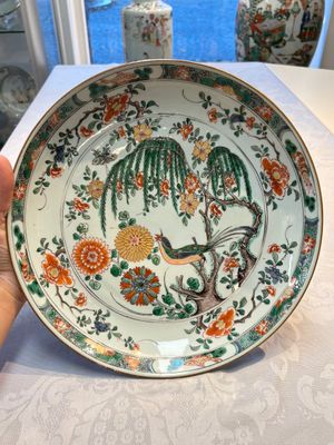 A pair of Chinese famille verte 'Bird Among Flowering Branches' dishes, Kangxi — photo 9