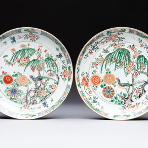 A pair of Chinese famille verte 'Bird Among Flowering Branches' dishes, Kangxi — photo 1