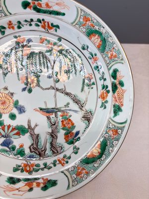 A pair of Chinese famille verte 'Bird among Willow and Flowering Branches' plates — foto 16