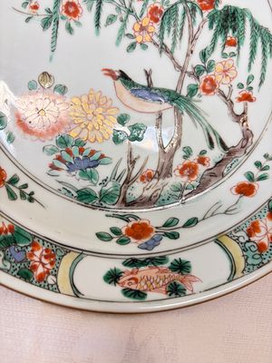 A pair of Chinese famille verte 'Bird among Willow and Flowering Branches' plates — foto 5