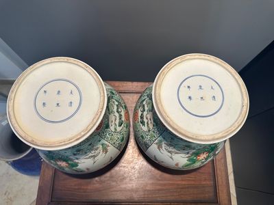 A pair of Chinese famille verte 'bird and flower' vases and covers, Kangxi mark, 19th C. — photo 14