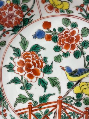 A pair of Chinese famille verte 'bird and peonies' plates, Kangxi — 照片 8