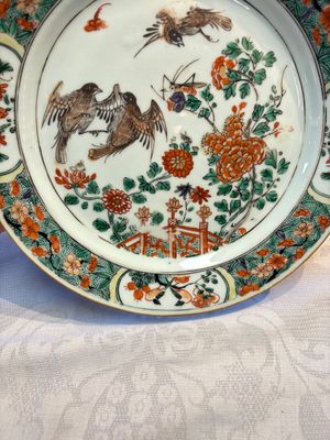 A pair of Chinese famille verte 'Birds Among Flowering Branches' plates, Kangxi — photo 6